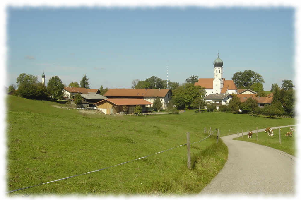 Kleinhelfendorf vom 'Bergerl' aus gesehen